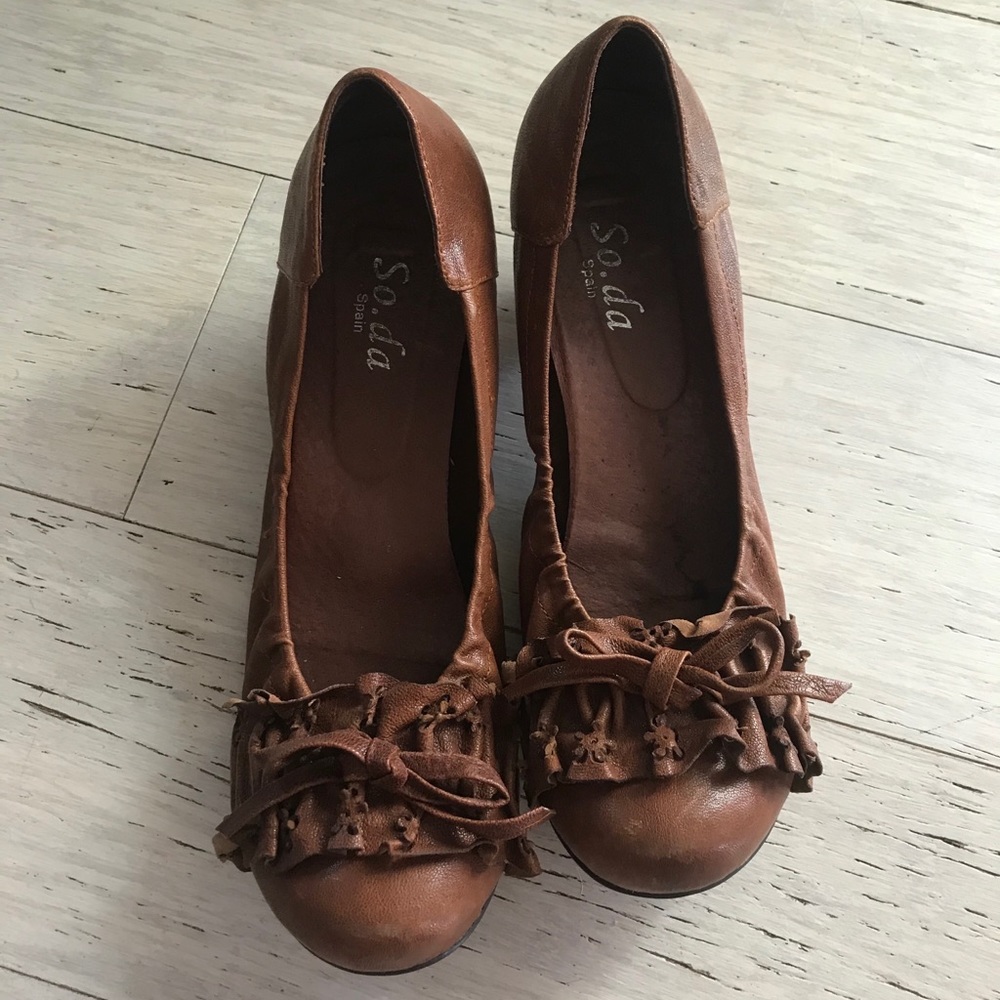 Real leather 1 inch heels (size 9)